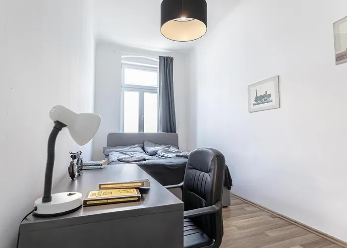 Explore 2br And 1lr Retreat Near Westbahnhof Vídeň